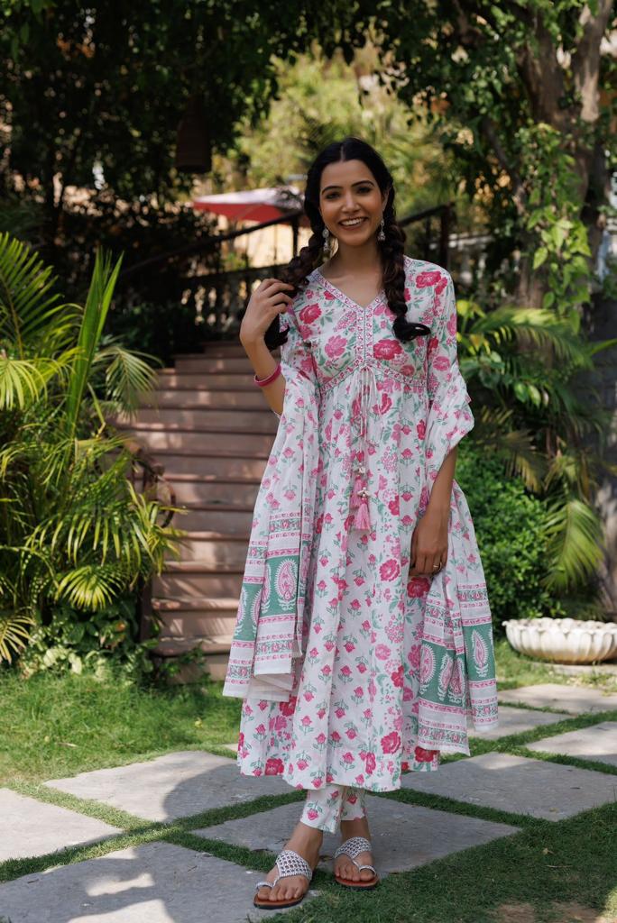 Maisha Floral Print White & Pink Alia Style Suit Set