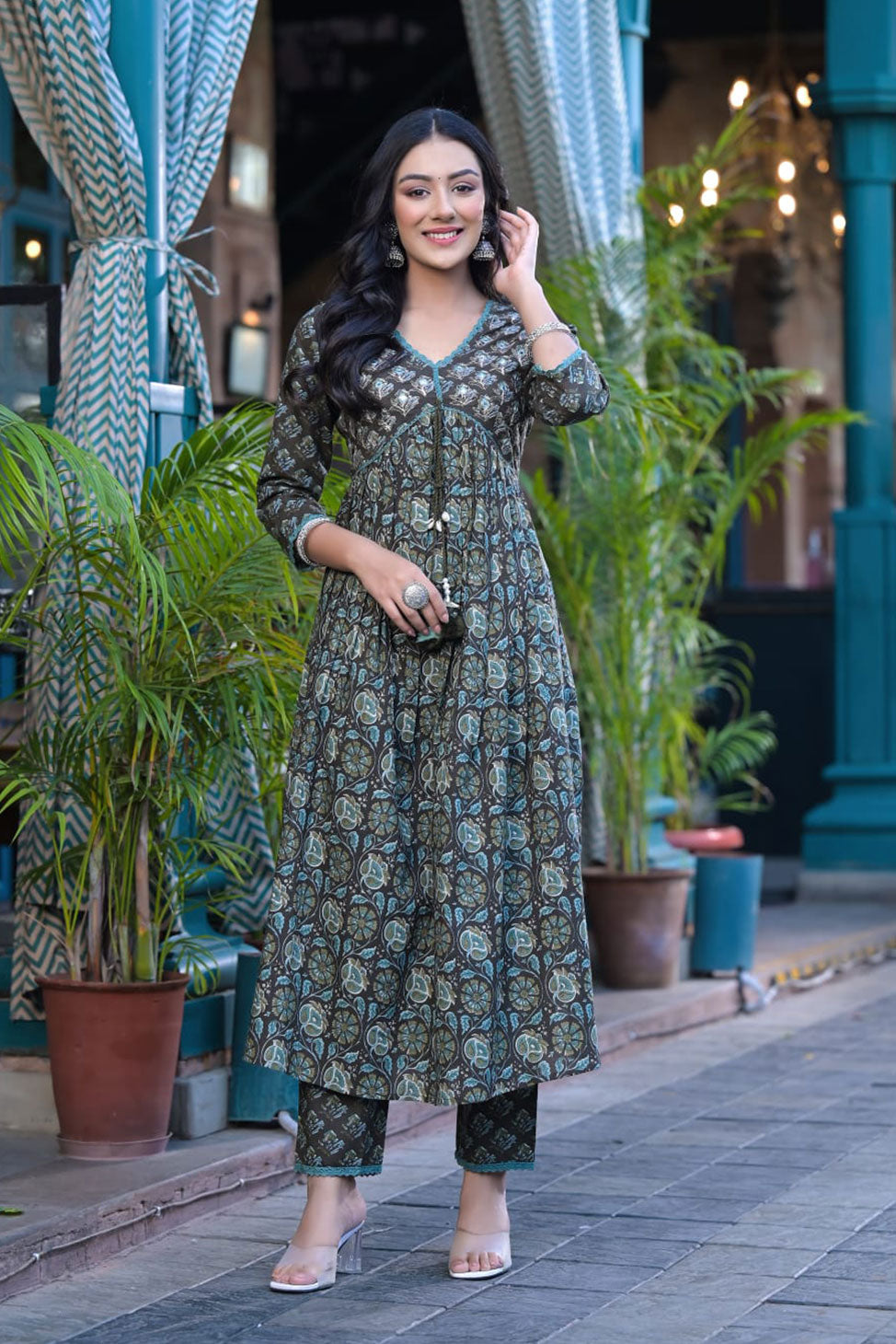 Kaashvi Mehendi Aliya Pattern Suit Set