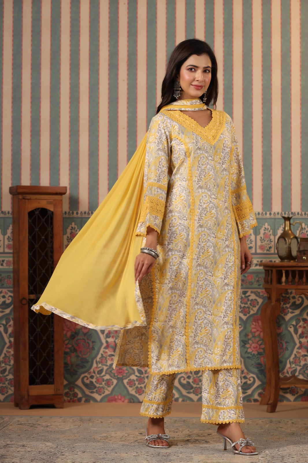 Vihaa Block Printed Pakistani Style Suit Set