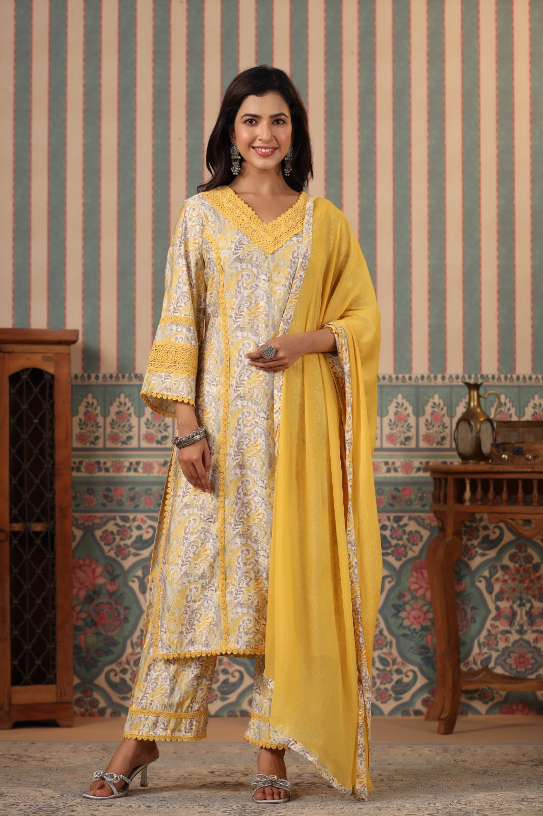 Vihaa Block Printed Pakistani Style Suit Set