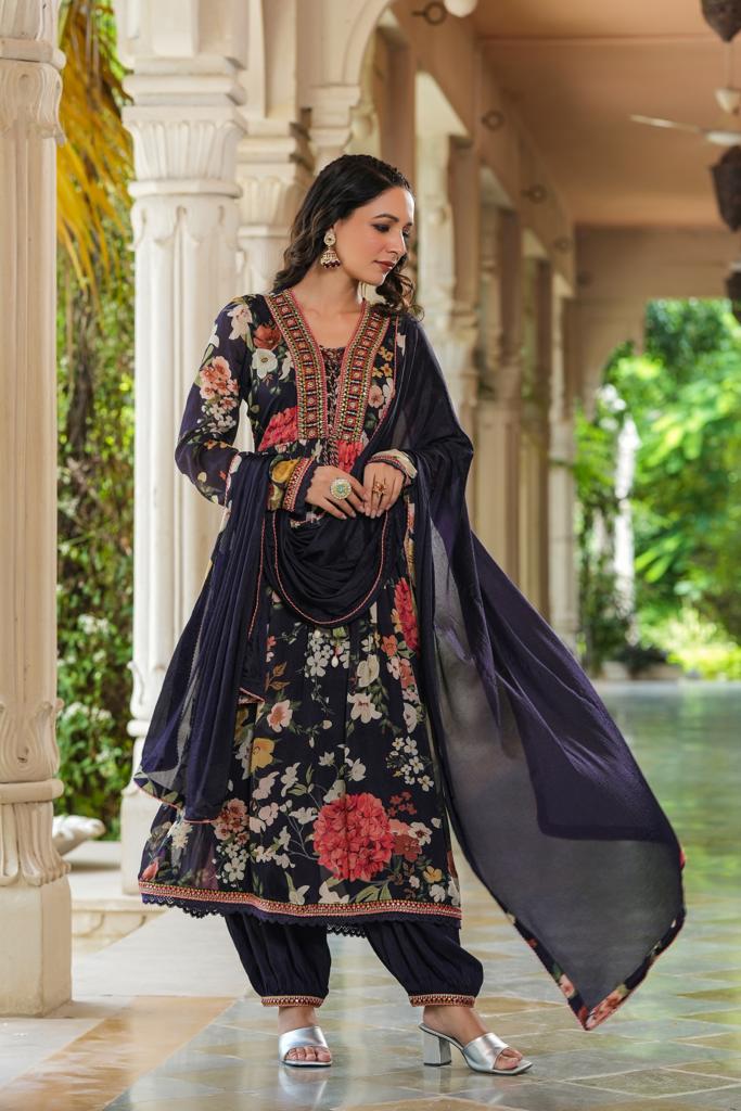 Vihaa Floral Printed Nyra Black Suit Set