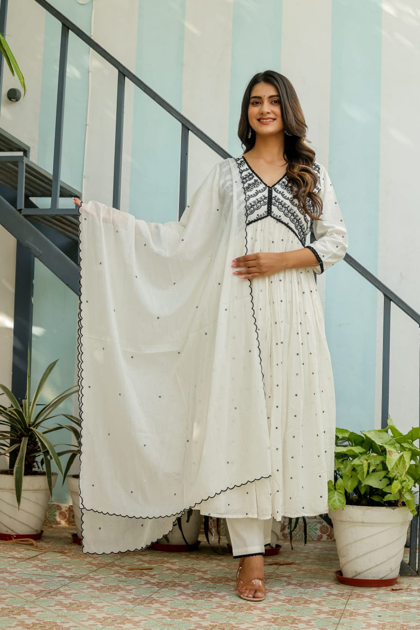 Navya Black Embroidered White Alia Pattern Suit Set