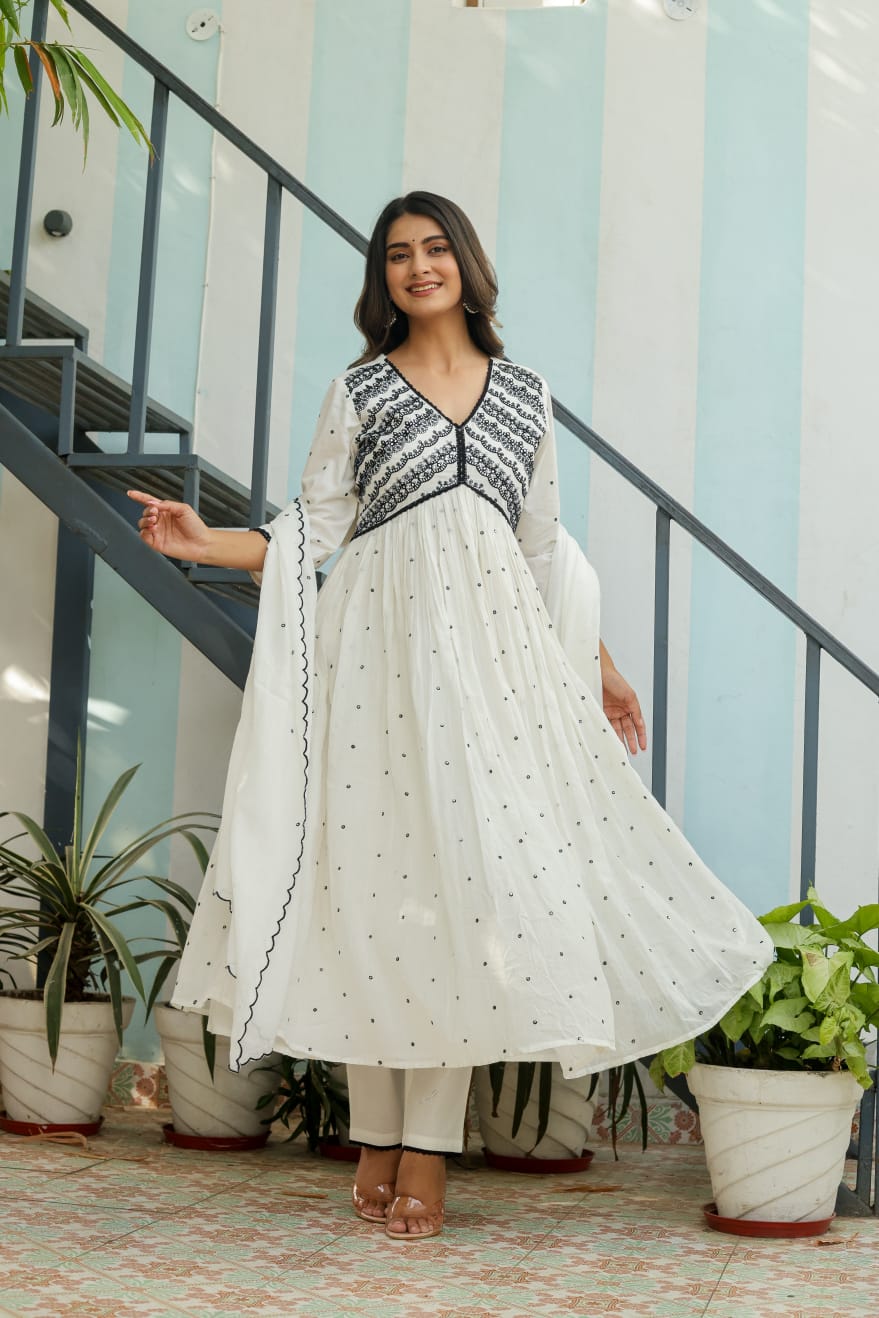 Navya Black Embroidered White Alia Pattern Suit Set