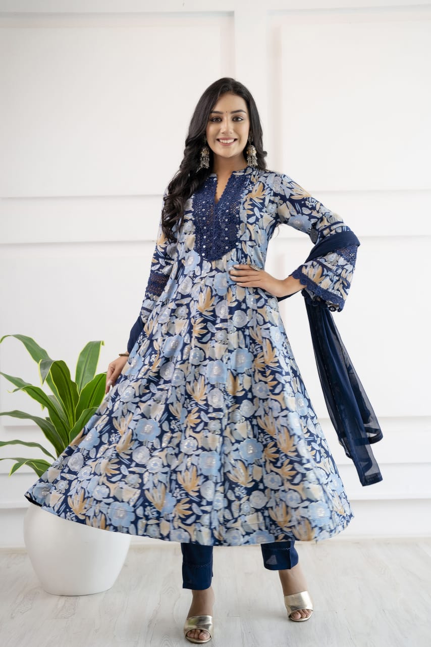 Buy Athiya Shetty in an Off White Embroidered Bhawani Anarkali Suit Set  Online - RI.Ritu Kumar International Store View