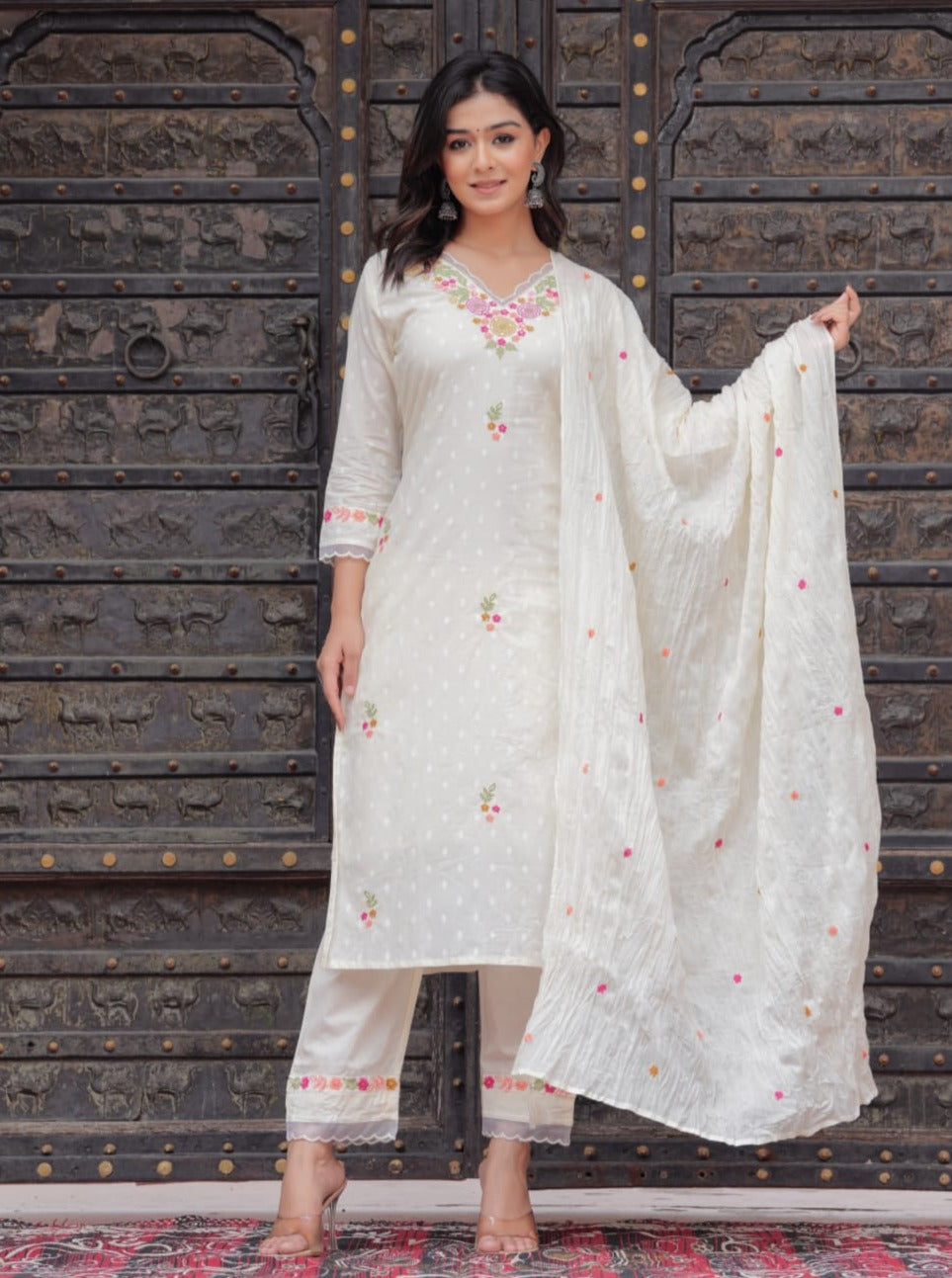 Kishaa Hand Embroidered Off White Straight Suit Set