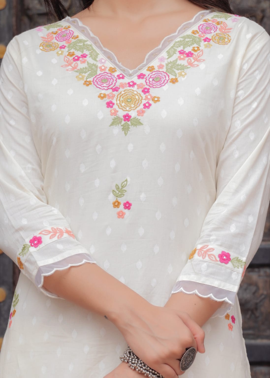 Kishaa Hand Embroidered Off White Straight Suit Set